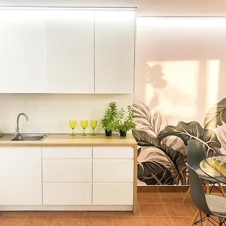 Apartment In The Garden *