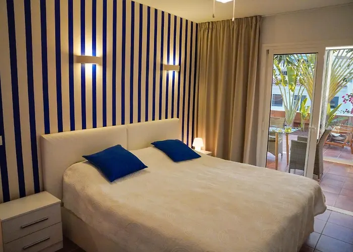 In The Garden アパート アデヘ